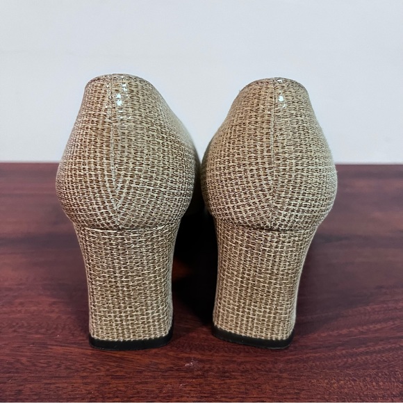 Stuart Weizmann Razmary pumps size 7 - Picture 4 of 16